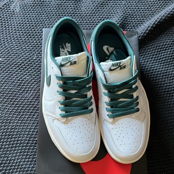 Air Jordan 1 retro low OG - Picture 3 of 5